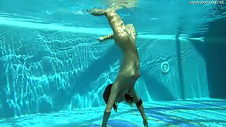 bottle,pool,underwater