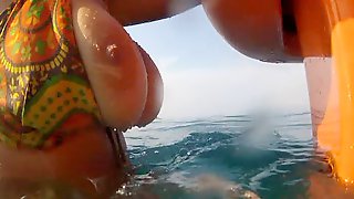 bottle,underwater